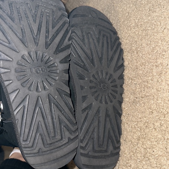 Ugg middle boots with Bailey button UGG charm - Picture 5 of 6